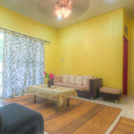 Budget Umi Homestay Kuching Exteriér fotografie