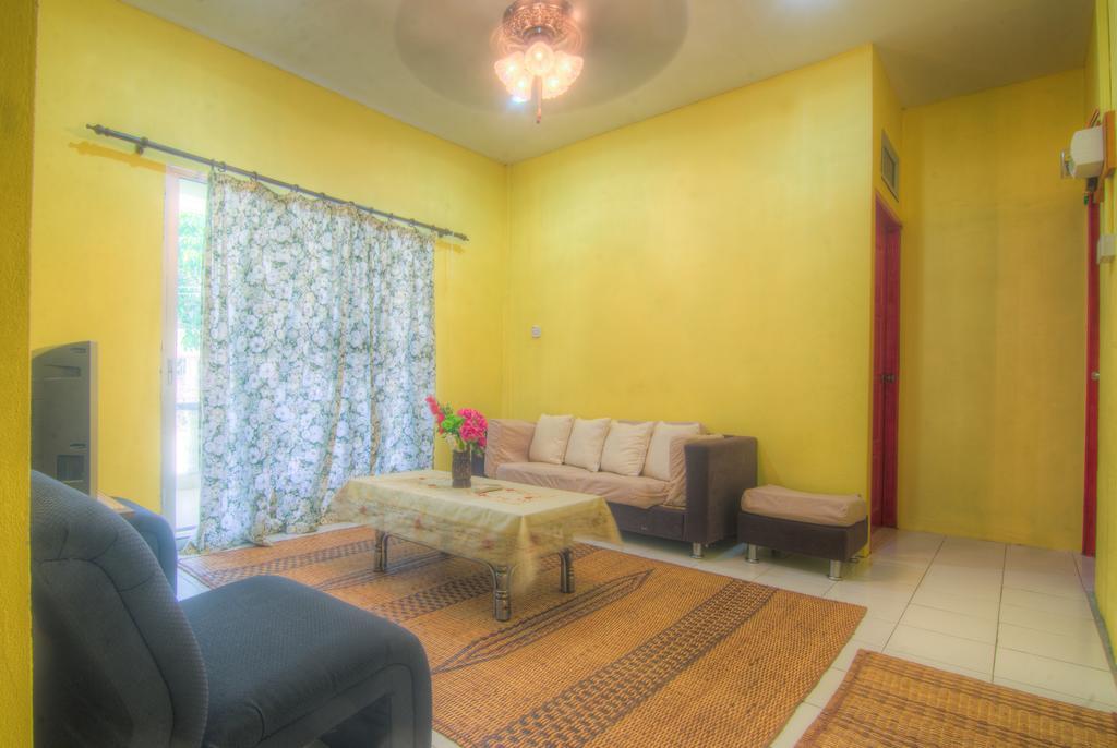 Budget Umi Homestay Kuching Exteriér fotografie