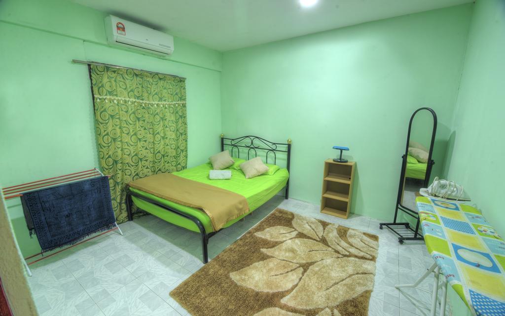 Budget Umi Homestay Kuching Exteriér fotografie