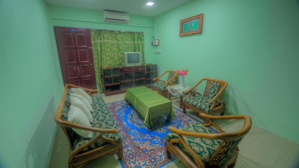 Budget Umi Homestay Kuching Exteriér fotografie